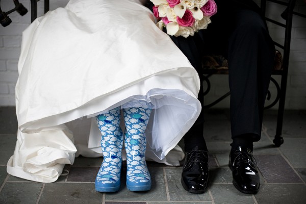 rain wedding picture