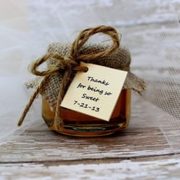 wedding favors, rustic wedding, barn, new england, maine, guests, gift bag, honey jar